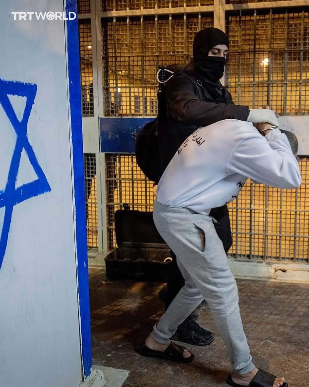 لحظات آزادی زندانیان فلسطینی از زندان اسرائیل