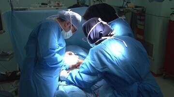 تومور یک کیلویی از بدن یک بیمار در کبودراهنگ خارج شد