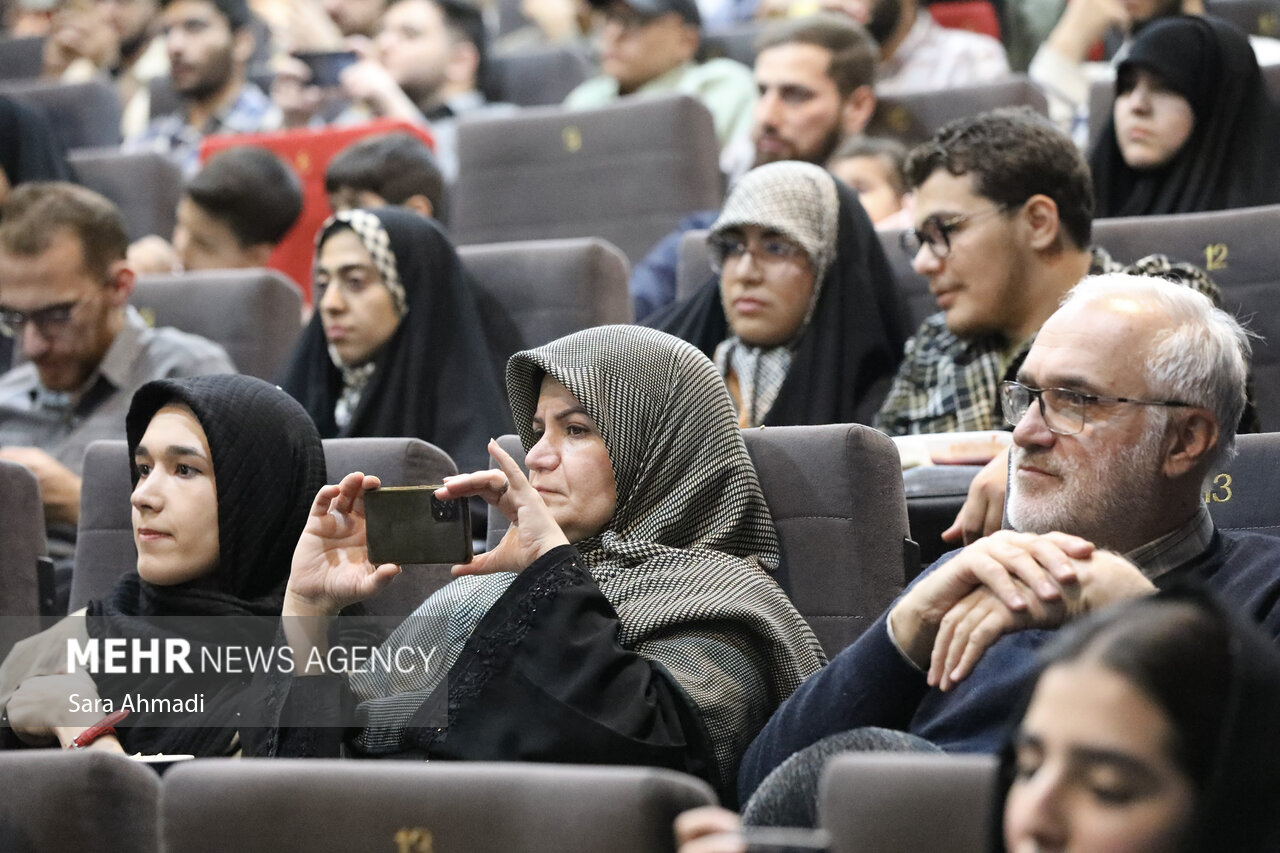 اکران مردمی فیلم «مجنون» در مشهد