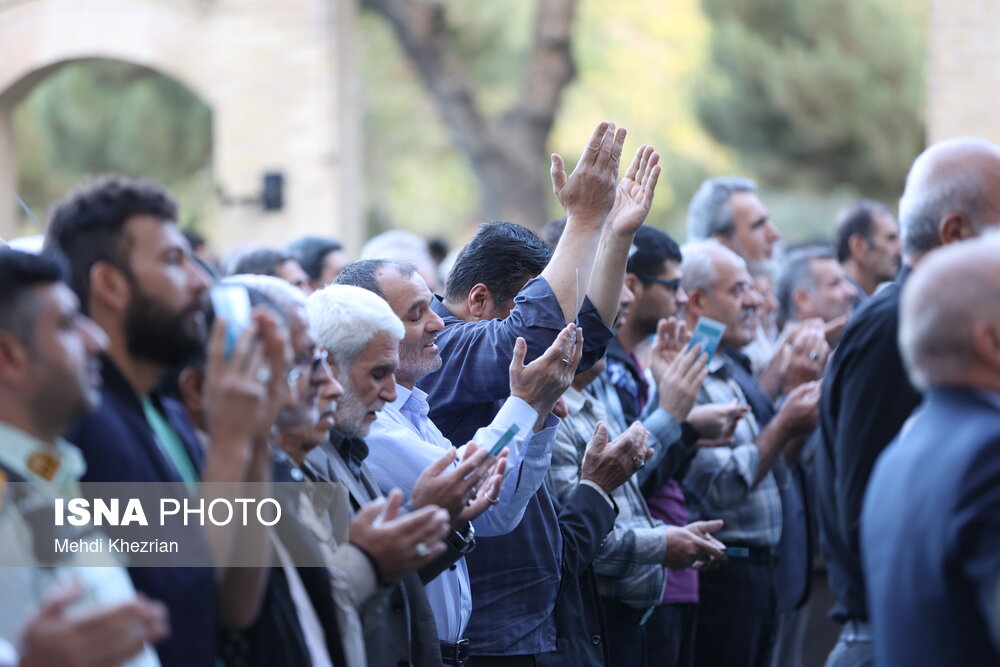 عکس/ اقامه نماز طلب باران در همدان