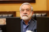 غضنفری خطاب به پزشکیان: اگر قائم‌پناه و عارف را عزل نکنید، علیه جنابعالی اعلام جرم خواهیم کرد