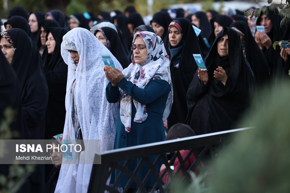 عکس/ اقامه نماز طلب باران در همدان