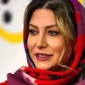 وقتی خانم بازیگر وسط خاطره‌گویی، ناخواسته ماشین لاکچری‌شو لو داد!