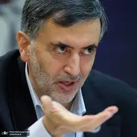 انتقاد گنجی از پزشکیان: ‌رئیس‌جمهور طی یک هفته سه بار گفته‌اند: روی طلا خوابیدیم اما گرسنه‌ایم