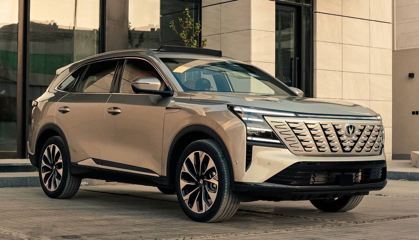 چانگان CS75 پلاس با ۳ نمایشگر و دوربین 540 درجه