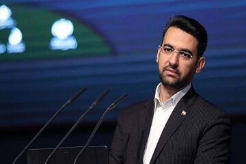 هشدار آذری جهرمی: هوش مصنوعی آینهای است که جامعه را واضحتر نشان میدهد