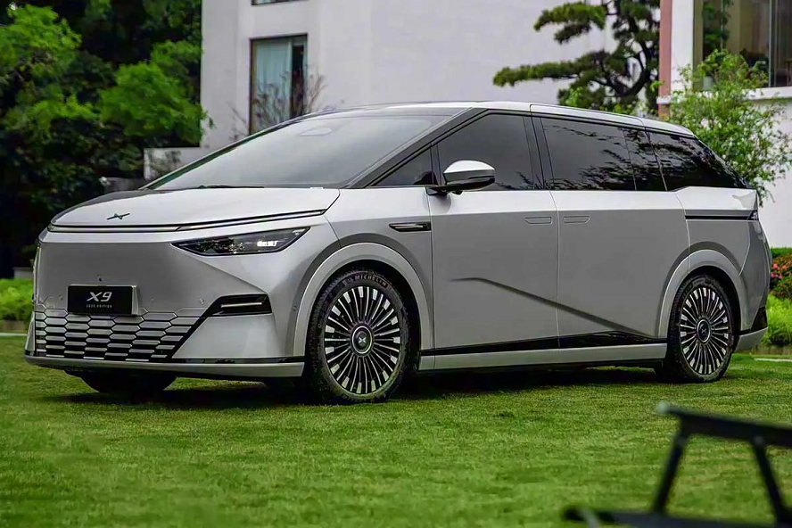 معرفی ژیپنگ X9، مینی‌ون لوکس با طراحی متمایز و پیشرانه بردافزا