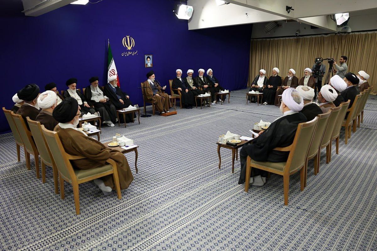 سرمقاله جوان/ راز بازخوانی اندیشه علامه نائینی در سخنان رهبر معظم انقلاب