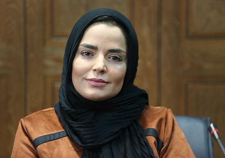 چهره ها/ «مرضیه» سریال آوای باران در کنار پدرش در ساحل بابلسر