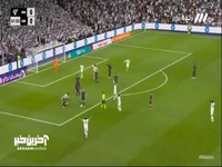 اعلام پنالتی برای رئال که داور پس از بازبینی صحنه دستور به ادامه بازی داد