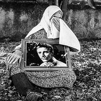 مادر شهید سیامک عباسی دیده در نقاب خاک کشید