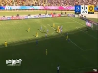 موقعیت گلزنی برای بازیکنان فجر که توپ توسط فرعباسی دفع شد