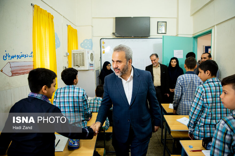 بازدید از مدارس اتباع خارجی