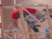 مهران غفوریان از بالای دکور برنامه سقوط کرد!
