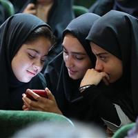 دختران نسل زِد چه نگاهی به آموزش آنلاین دارند؟