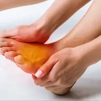 علت داغ شدن کف پا در شب