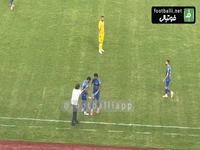 به جامانده از بازی فجر و استقلال؛ وقتی صالح با اصرار به رضاییان بازوبند داد تا به او روحیه بدهد!