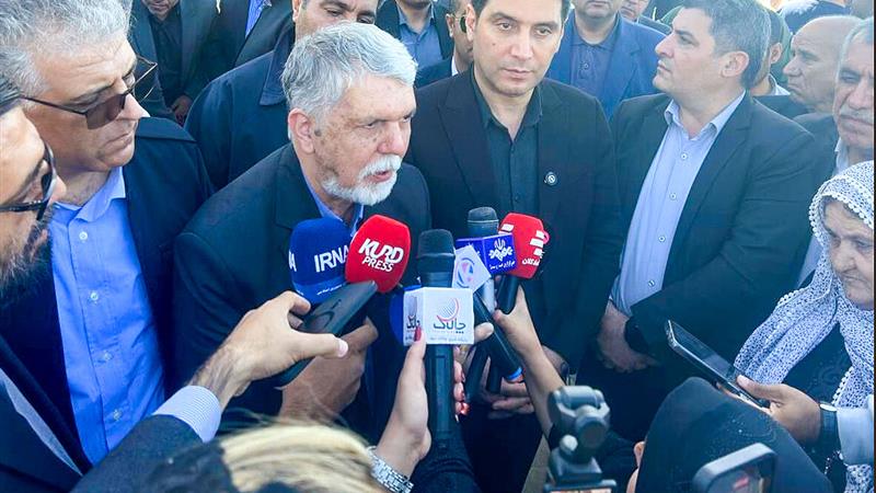 وزیر ارشاد: تئاتر خیابانی مریوان ویترینی از ظرفیت‌های هنر نمایش در ایران است