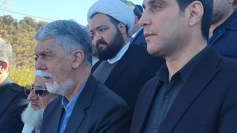 تئاتر خیابانی «پنج هزار و ۵۳۶ ستاره» در مریوان، اشک وزیر ارشاد را درآورد