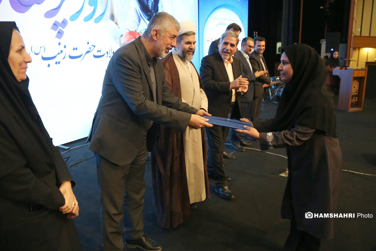 آیین بزرگداشت مقام پرستار در دانشگاه علوم پزشکی شهید بهشتی