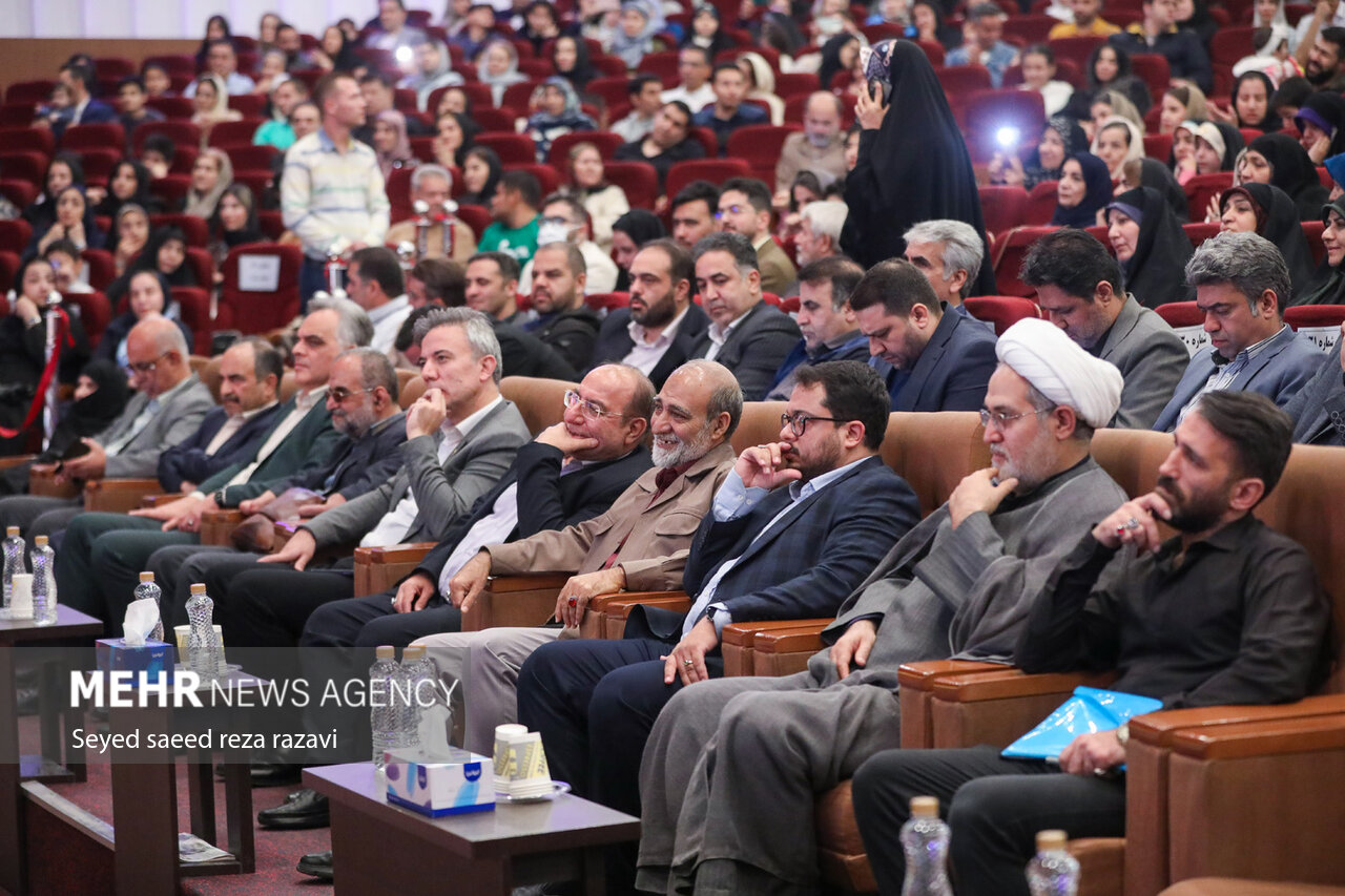 آئین تجلیل از پرستاران فعال در جنگ ۱۲ روزه تحمیلی