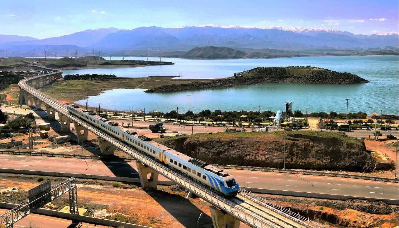 سوت نخستین قطار گردشگری گیلان به صدا درمیآید