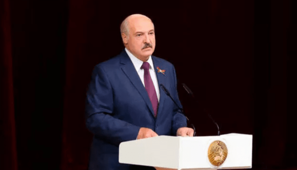 لوکاشنکو: غرب با سیاست تحریم، خود را منزوی میکند