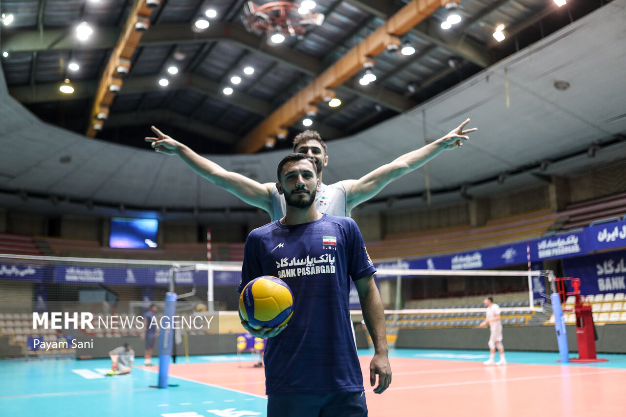 تمرین مردان والیبال ایران پیش از اعزام به ریاض