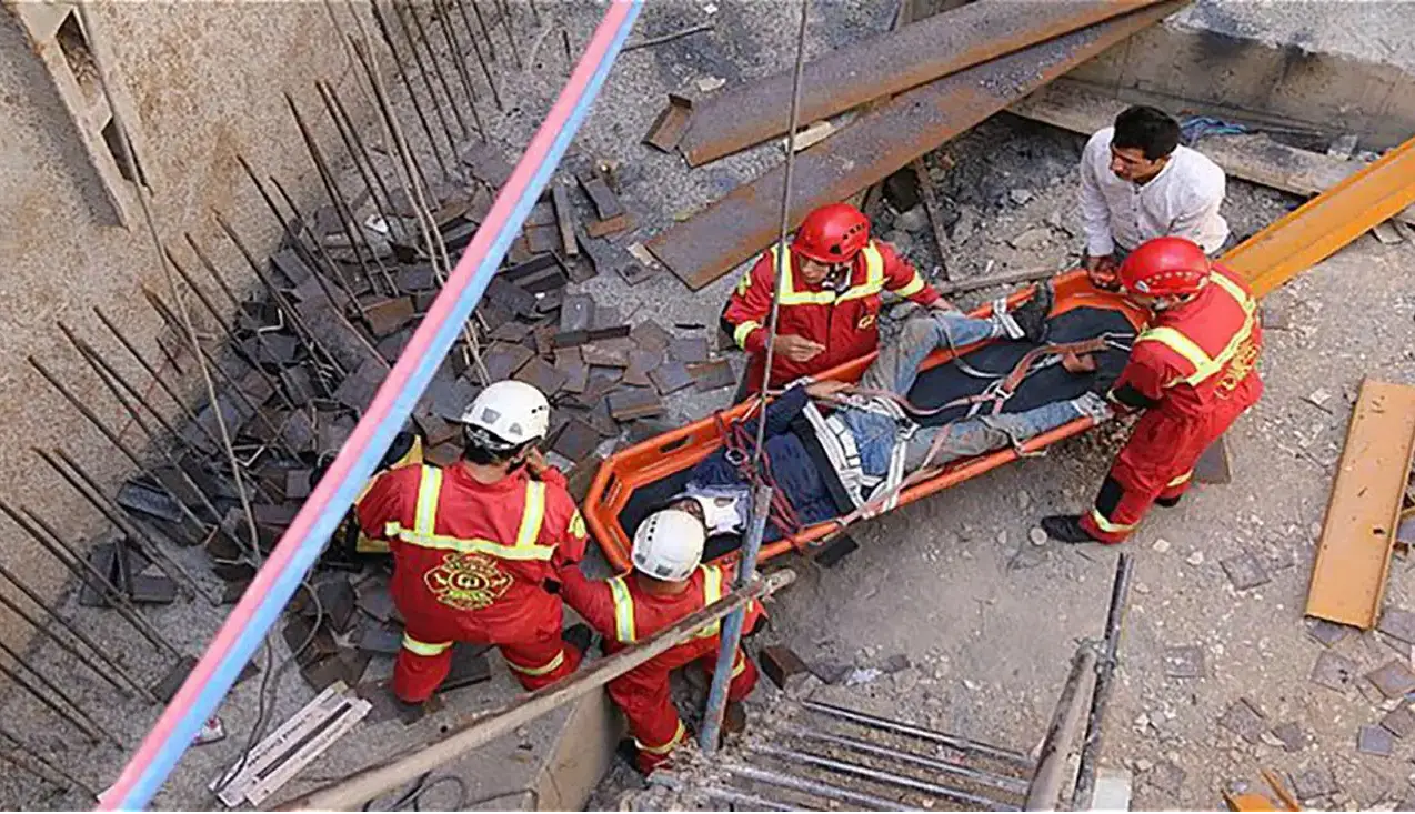 سقوط و فوت یک کارگر حین عملیات اسکلتبندی