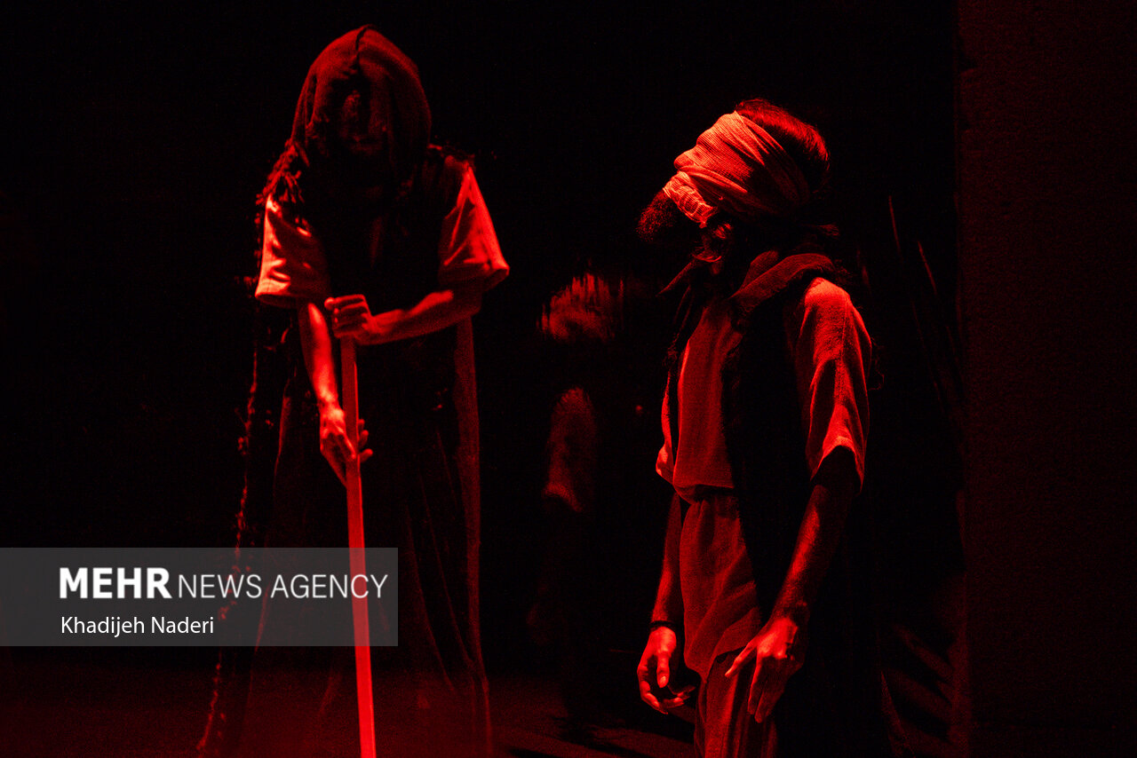 اجرای نمایش «یک تن» در اصفهان
