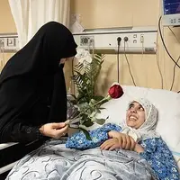 دختر شهید سلامی از دختر دانشمند شهید هاشمیتبار عیادت کرد