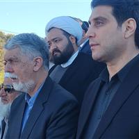 تئاتر خیابانی «پنج هزار و ۵۳۶ ستاره» در مریوان، اشک وزیر ارشاد را درآورد