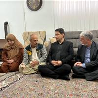 دیدار وزیر فرهنگ و ارشاد اسلامی با خانوادە شهید هفت ماهە جنگ ۱۲ روزە