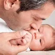 چرا نباید نوزادها را ببوسیم؟