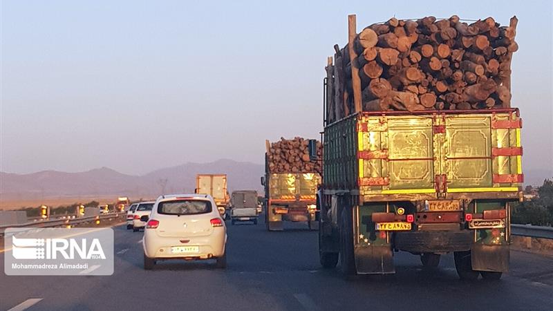 ممنوعیت تردد وسایل نقلیه سنگین در آزادراه کرج – قزوین از فردا چهارشنبه