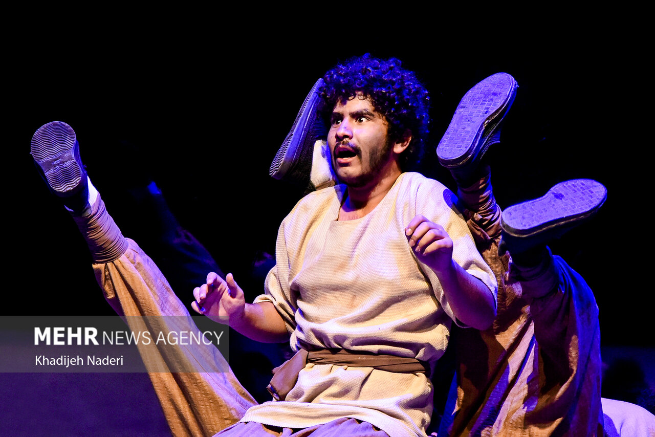 اجرای نمایش «یک تن» در اصفهان