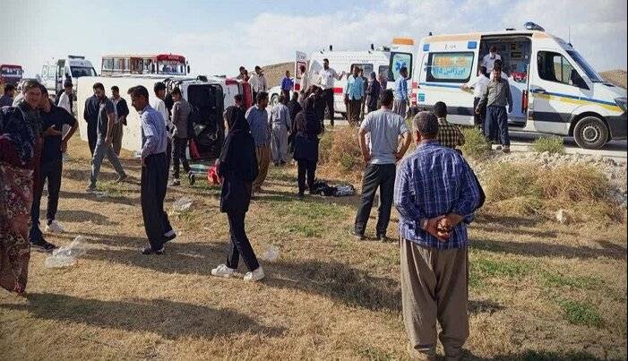 ۱۱ نفر از دانشآموزان حادثه مینیبوس در نقده از بیمارستان ترخیص شدند
