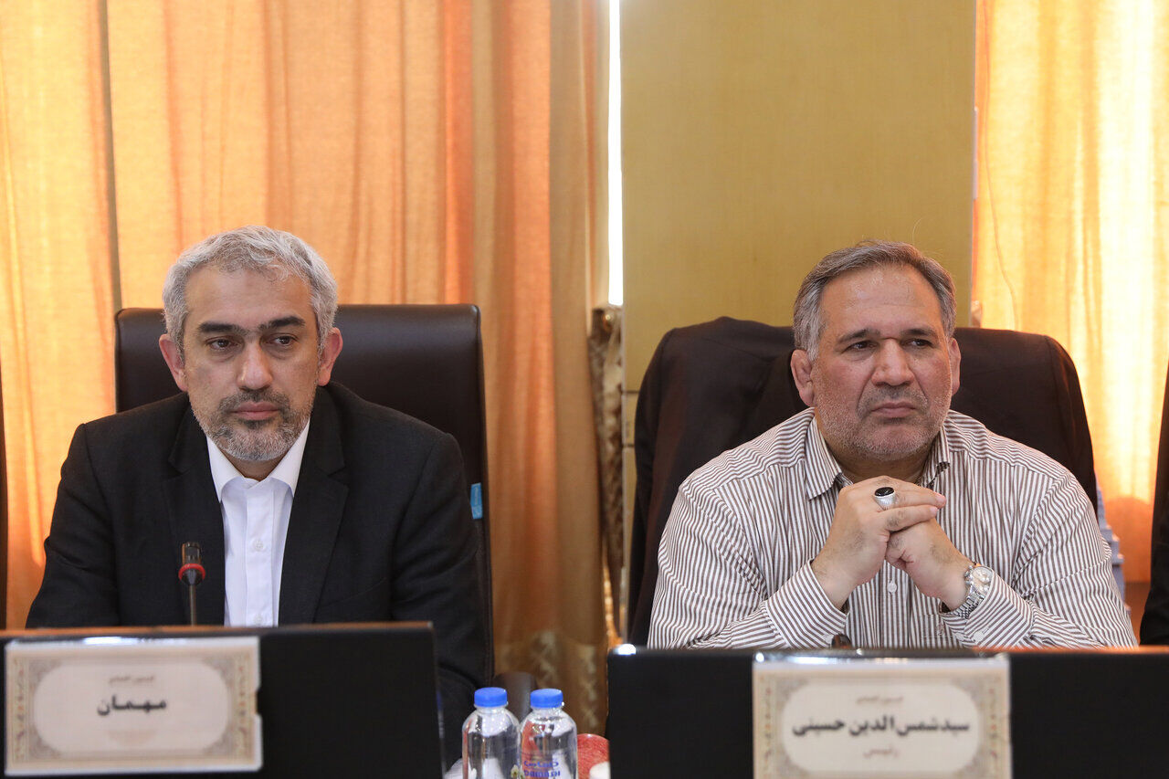 سخنگوی کمیسیون اقتصادی مجلس: اکثر نمایندگان سوال کننده از توضیحات وزیر اقتصاد قانع شدند
