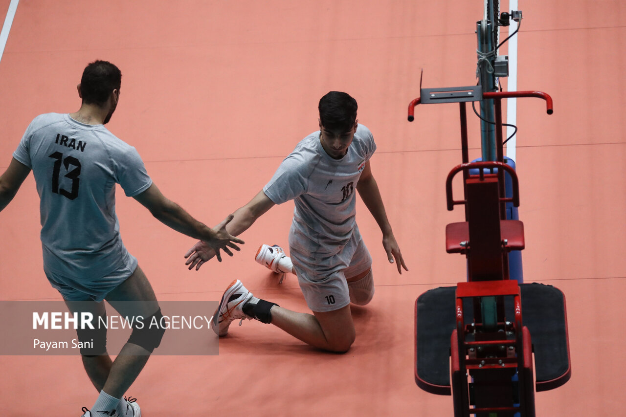 تمرین مردان والیبال ایران پیش از اعزام به ریاض