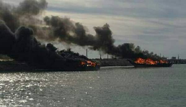 حریق لنج باربری در اسکله بندر چارک
