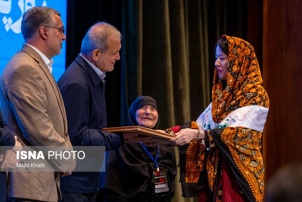 عکس/ مراسم بزرگداشت روز پرستار با حضور رئیس جمهور 