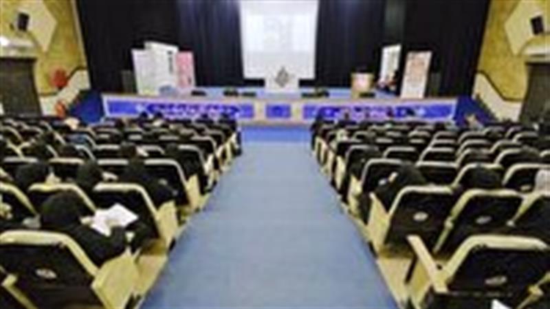 همایش «خودمراقبتی بانوان و تابآوری در بحران» در میبد