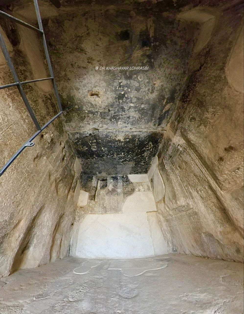 تصاویری از درون آرامگاه کوروش 