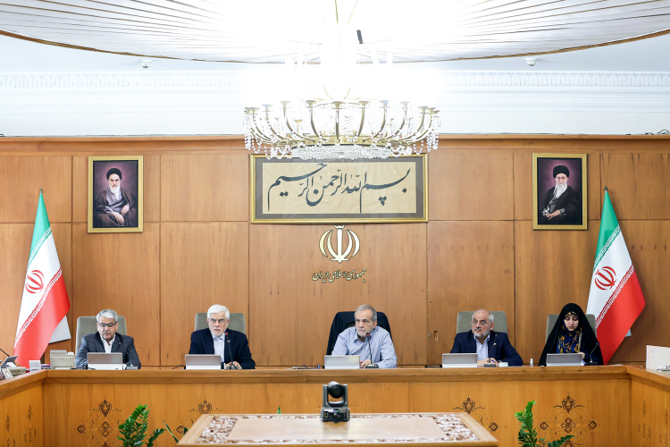 رئیس جمهور: حقوق و پاداش در دستگاههای اجرایی باید بر اساس بررسی دقیق عملکرد پرداخت شود