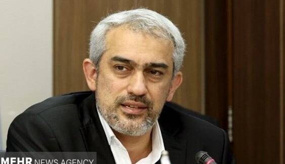 وزیر اقتصاد وارد جزیره کیش شد