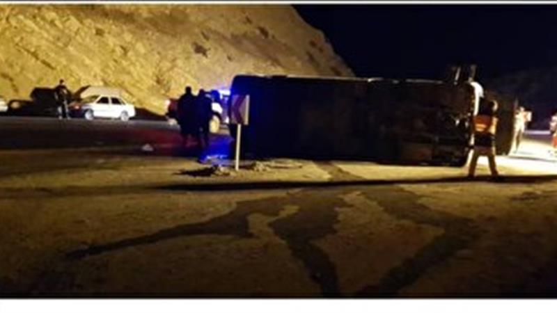 یک فوتی و ۱۸ زخمی در پی واژگونی اتوبوس