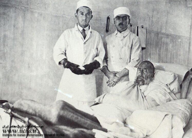 تقویم تاریخ/ ترور نافرجام آیت اللَّه "سیدحسن مدرس" به دستور رضا خان