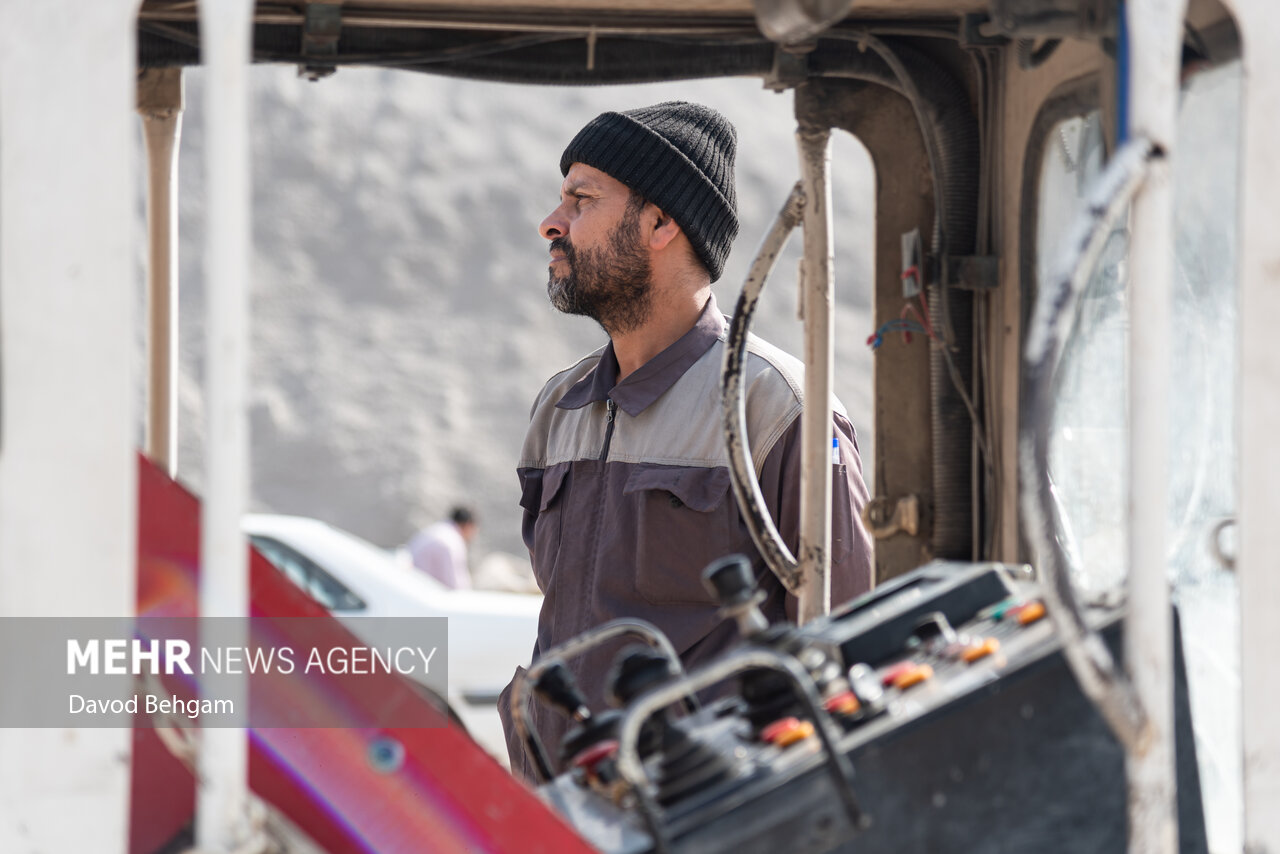 پروژه تونل در حال احداث انتقال آب هزارمسجد به مشهد