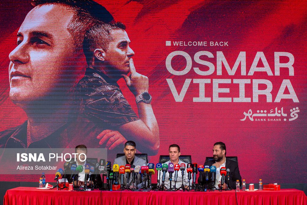 مراسم معارفه و امضای قرارداد سرمربی جدید تیم پرسپولیس