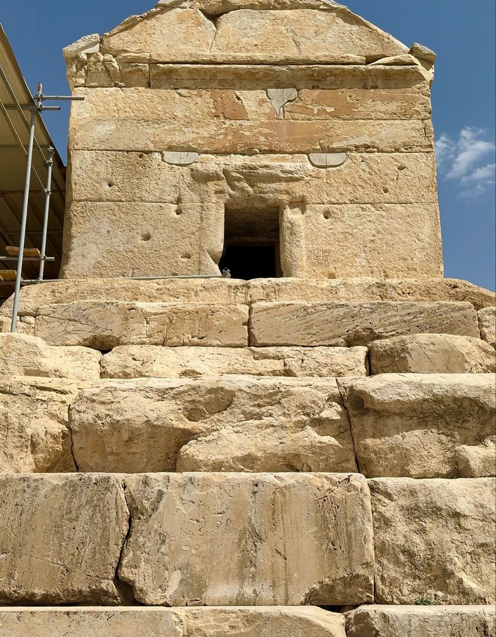 تصاویری از درون آرامگاه کوروش 